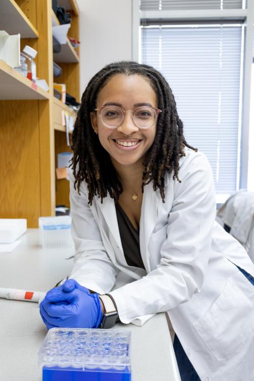 Paris Brown in the Varghese lab, where she conducts her research